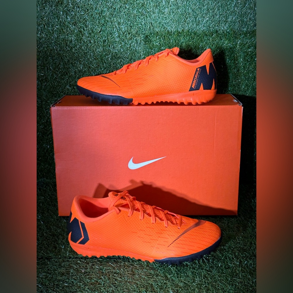 NIKE VAPORX 12 ACADEMY TURF SOCCER SHOES, SIZE 6 MENS, COLOR ORANGE/BLACK , NEW